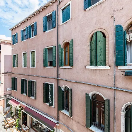 Guesthost - Arsenale Duplex * Venedig